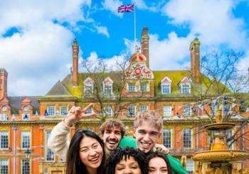 Leicester - Interactive Treasure Hunt & Exploration Game for up to 5 Bath