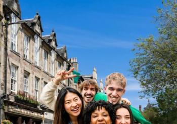 Edinburgh Royal Mile - Interactive Treasure Hunt & Exploration Game for up to 5