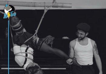 Cute... Or perv? Shibari performance a Barcelona