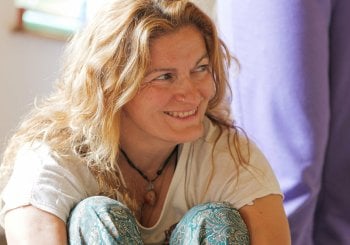 Taller de Yoga Integral para controlar el estrés y la ansiedad (Wilma Sainz Zapatero) -Festival SukhArte Jaialdia 2026 Araba/Álava