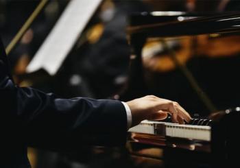 Valentine's Moonlight Sonata by Candlelight at St Mary le Strand en London