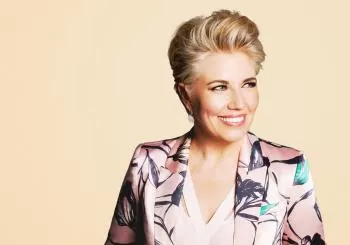 A Farewell to Doris starring Melinda Schneider en Prospect Vale