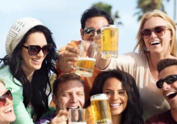 HAPPY HOUR incluye refrescos y cerveza / chupitos en Barcelona