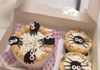 Pack dulce tarta bento y cupcakes de Halloween en Madrid