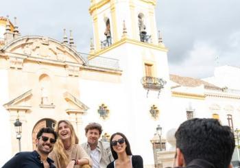 Desde Málaga: Tour por la ciudad de Ronda y experiencia en bodega con cata de vinos – Tour Premium en Grupo Pequeño
