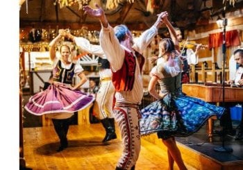 Cena con espectáculo folclórico Praga Praga