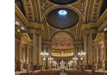 Espectáculo clásico en la Iglesia de la Madeleine en Paris