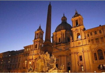 Dúo de violonchelos del amor, lo mejor de Chopin y Beethoven en la plaza Navona Roma