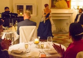 Cena de Ópera: Cena durante un interludio de ópera Roma